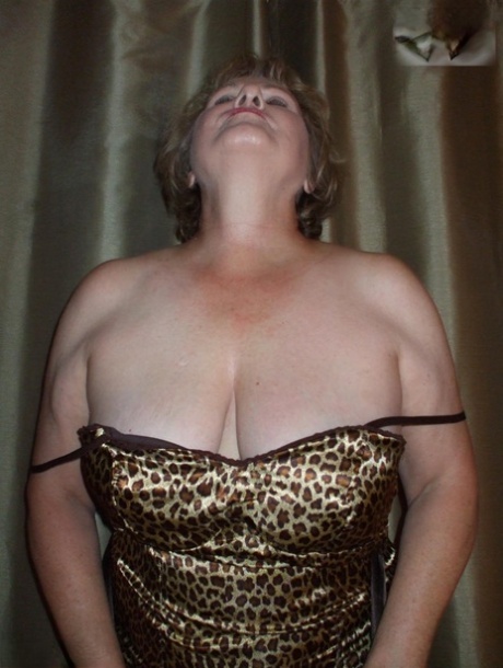 Live Adult Cam Girls